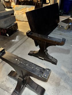 DINNER TABLE. FITS 8 SEATS!!!!!! WITH 5 CHAIRS