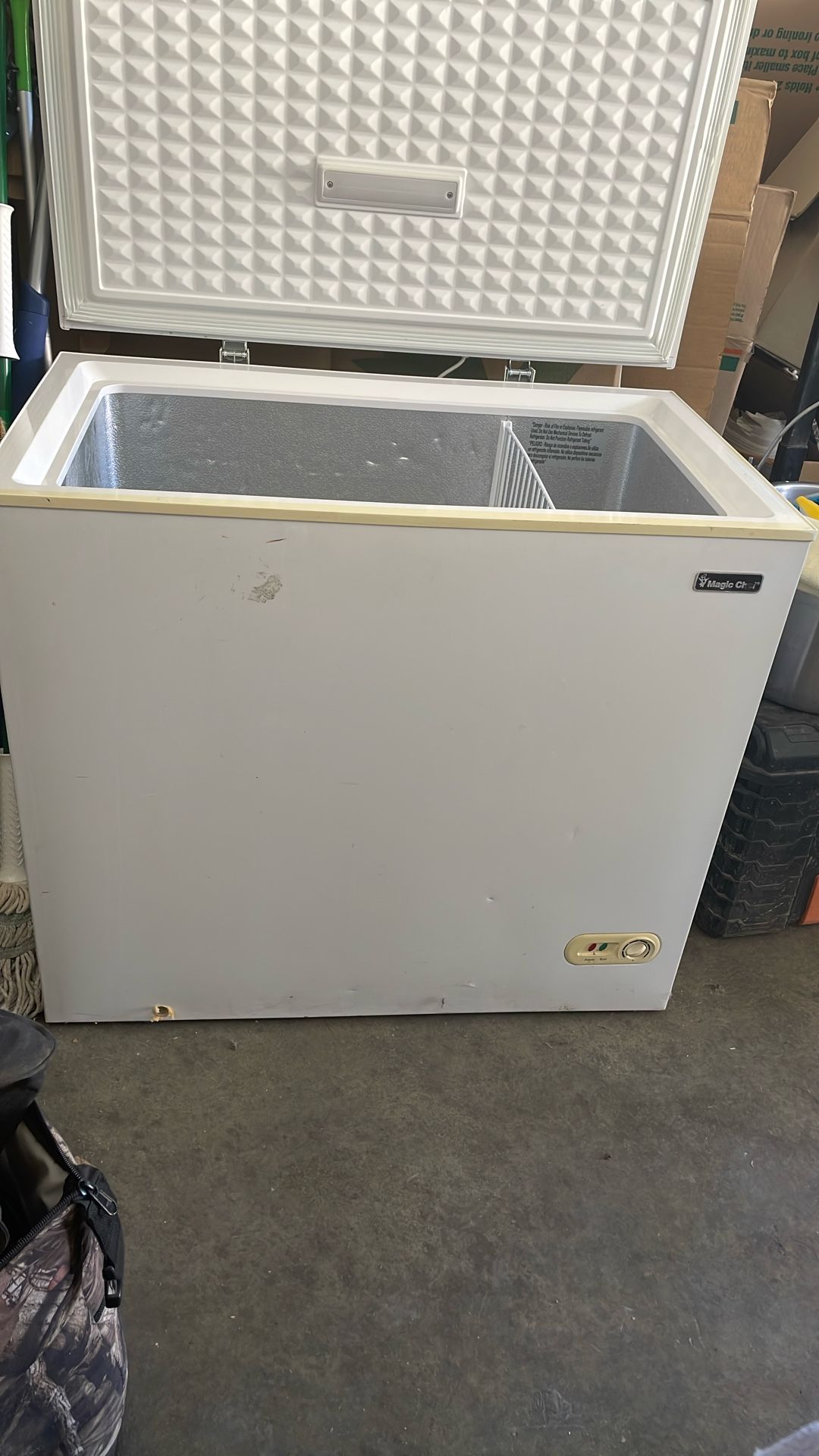10 CU. FT. CHEST FREEZER