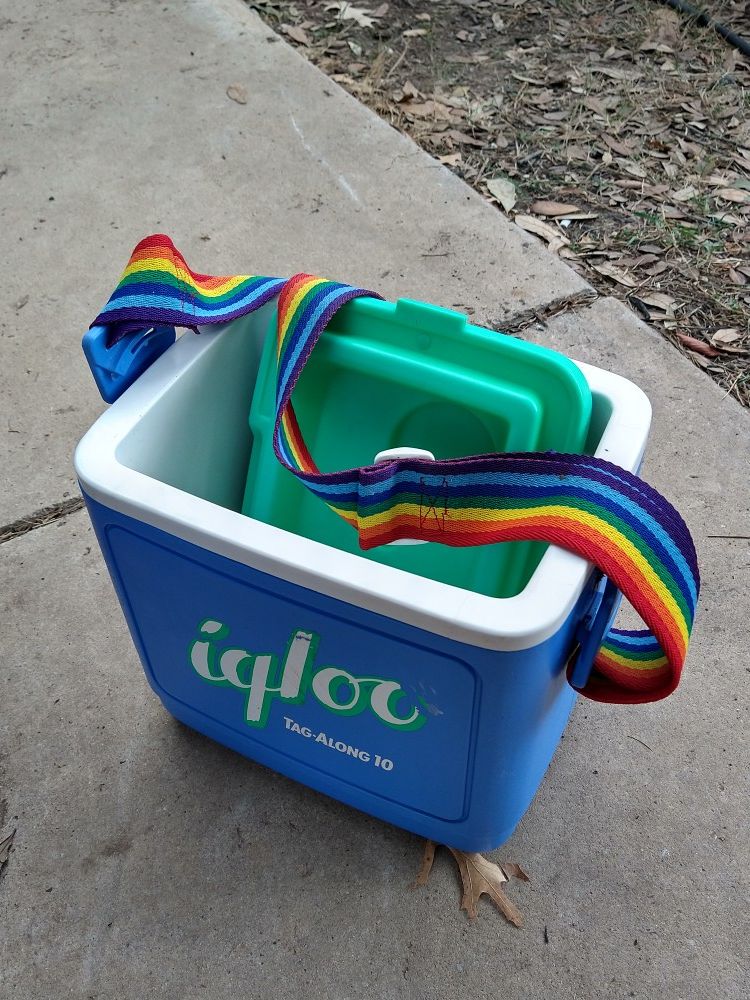 Retro igloo ice cooler