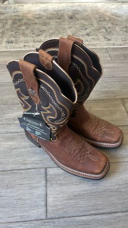 Boots size 9