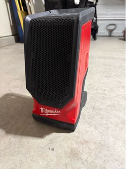 Milwaukee M18 job site speaker