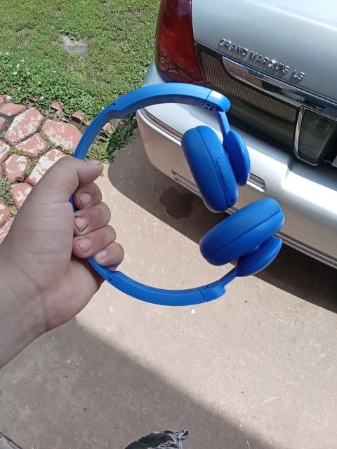 Blue Bluetooth wireless Headphones