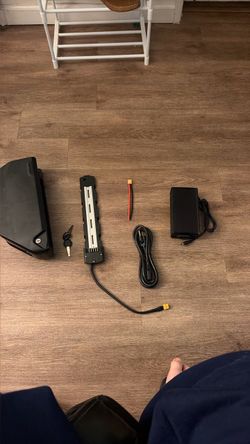 60v battery 20ah never used comes with charger and keys