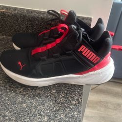 Pumas Size 9