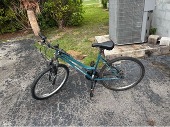 Roadmaster Granite Peak 26" Women's/Step-Thru Mountain Bike - Works Great⁠