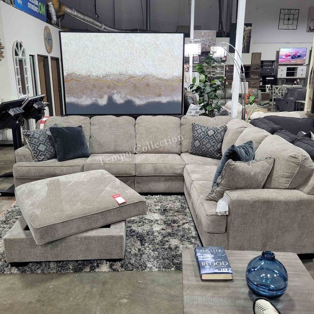 Sectional couch for living room