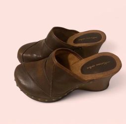 Melrose Ave Brown Studded Wedge Clogs