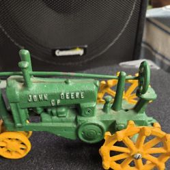 John Deere Cast Iron Vintage 1934 Model Tractor Green Yellow Toy