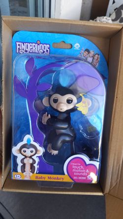 Super cute Motion Fingerlings Monkey w Mohawk