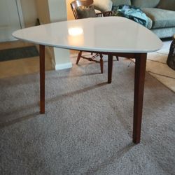 Corner Table