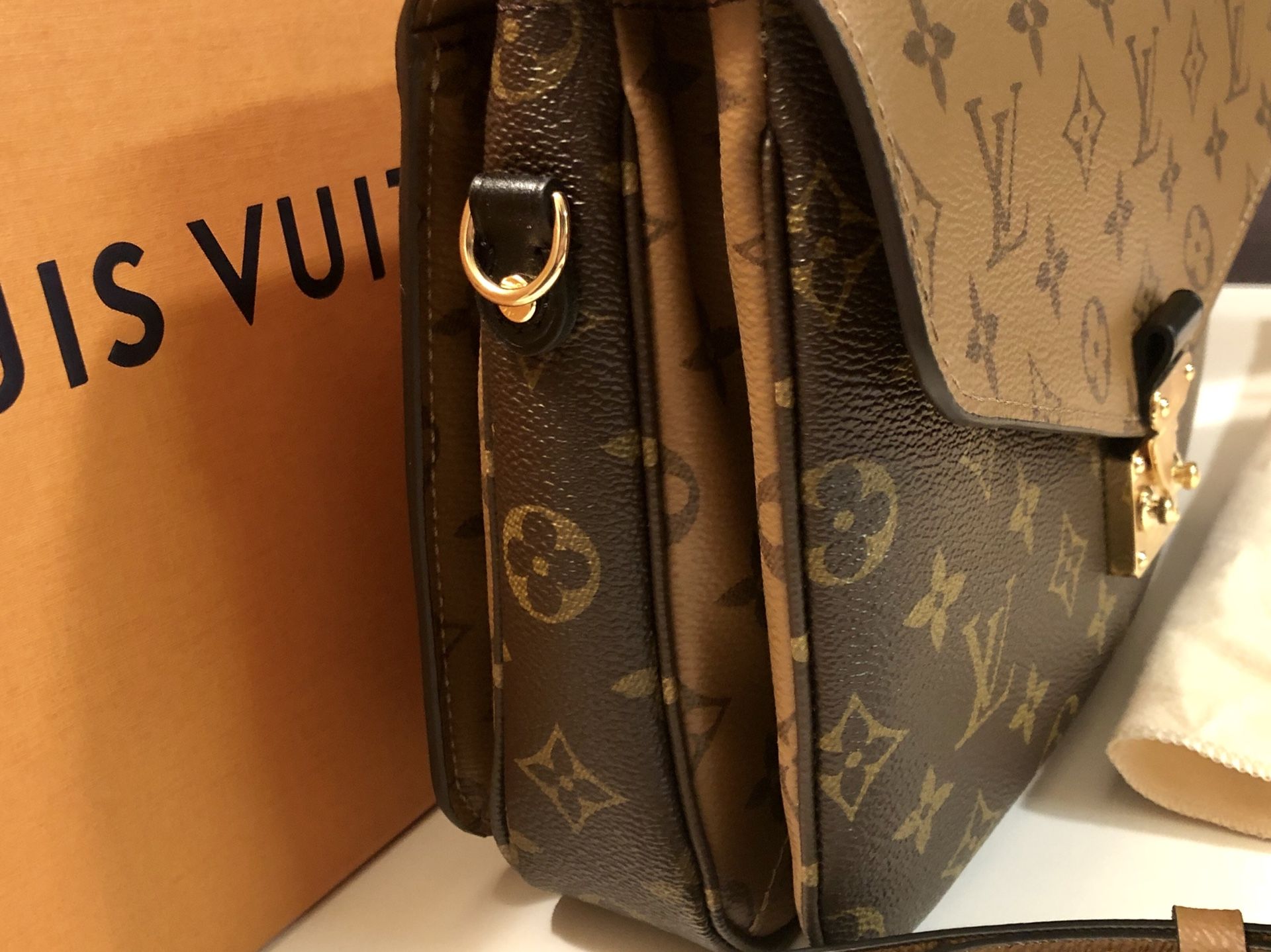 Louis Vuitton Pochette metis M41465 for Sale in Brisbane, CA - OfferUp