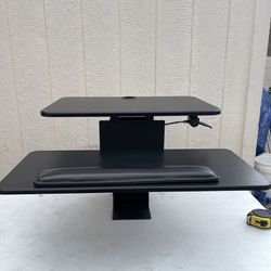 Standing Desk Converter for Laptops and Single Monitors In Great Condition