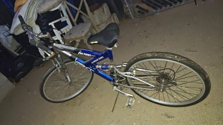 Bonita bicicleta todas están en buenas condiciones solamente aire alas llantas