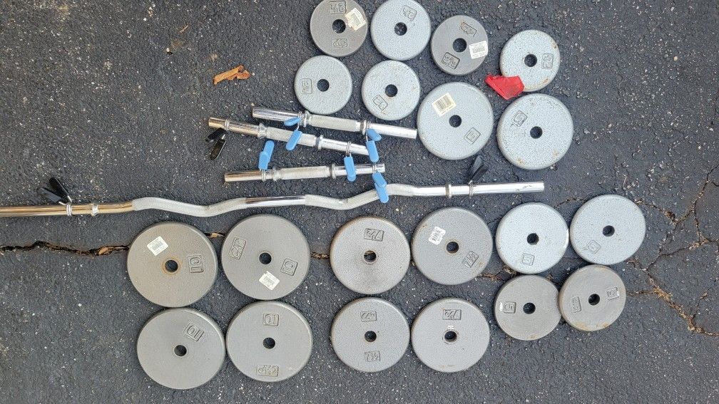 Free Weights 140 Lbs Dumbell Curl Bars Clamps for Sale in Palatine, IL