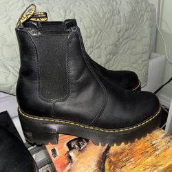 Dr. Marten Boots