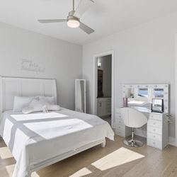 Queen bedroom set – bed frame, 2 nightstands, and dresser