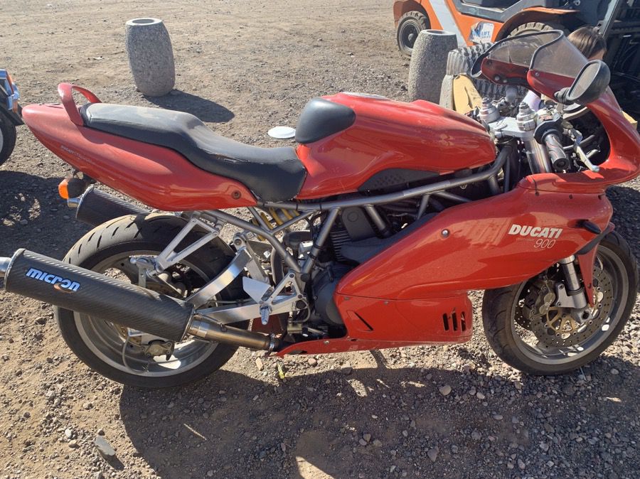 2000 Ducati 900