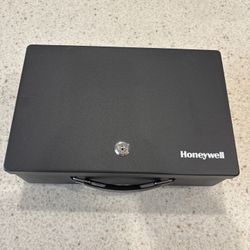 📦 Honeywell Steel Lockbox – NEW w/ Keys (Never Used!)