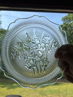 Rare 8 inch Jeannette herringbone pattern glass plate