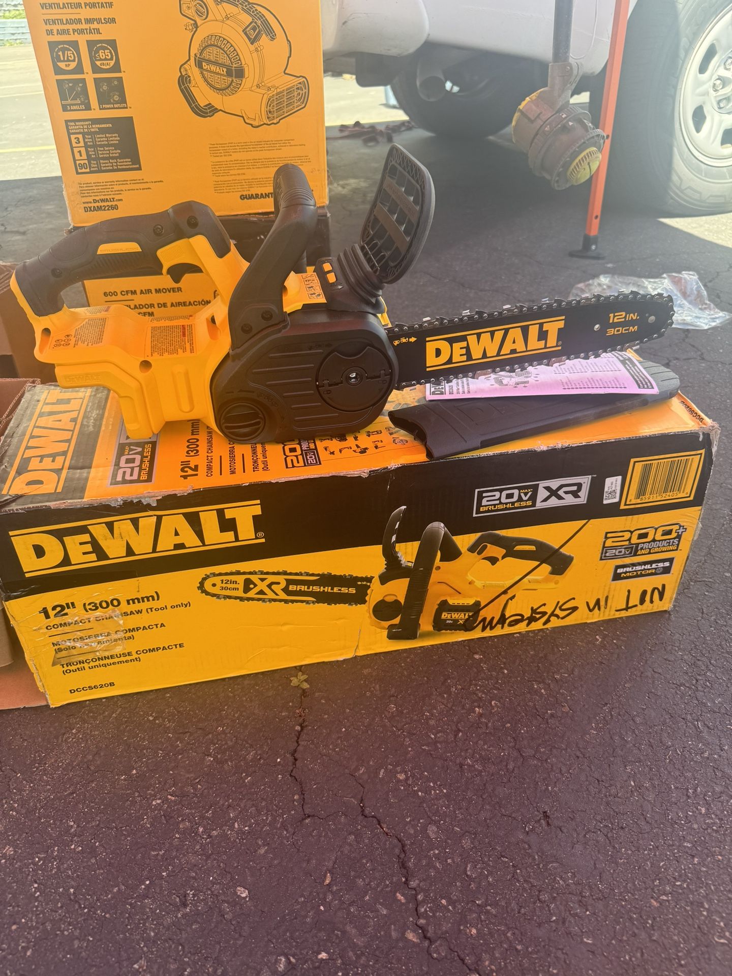 20V MAX 12 in. Cordless Battery Powered Chainsaw (Tool Only)