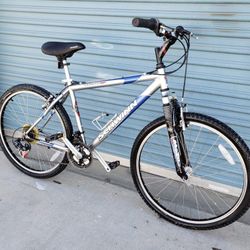 SCHWINN HYBRID BIKE TIRE 700C SIZE M