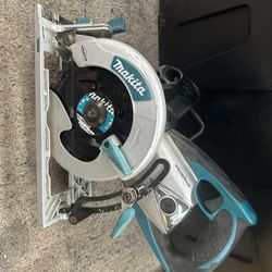 Corded Lightweight Magnesium Hypoid Circular Saw with built in fan and 24T Carbide blade