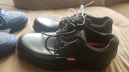LEVI'S SHOES BRAND NEW SIZE 9.5 MENS $20