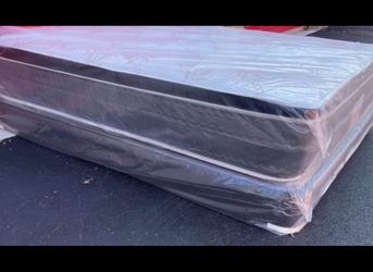 New~ Ca King size quality mattress with pillowtop :)Reg$499
