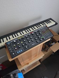 Behringer Model 15