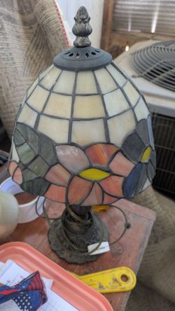 Tiffany-Style Stained Glass Table Lamp