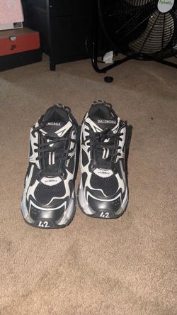 BALENCIAGA