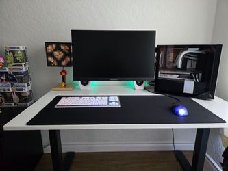 White ITX gaming PC 3070/5600x Setup