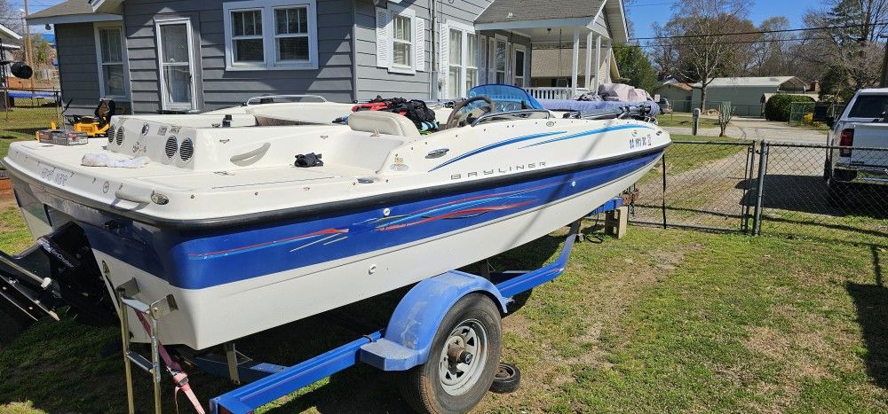 2006 Bayliner 197 deck boat
