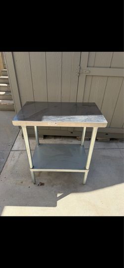 STAINLESS STEEL TABLES