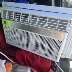 GE - 350 Sq. Ft. 8000 BTU Smart Window Air Conditioner
