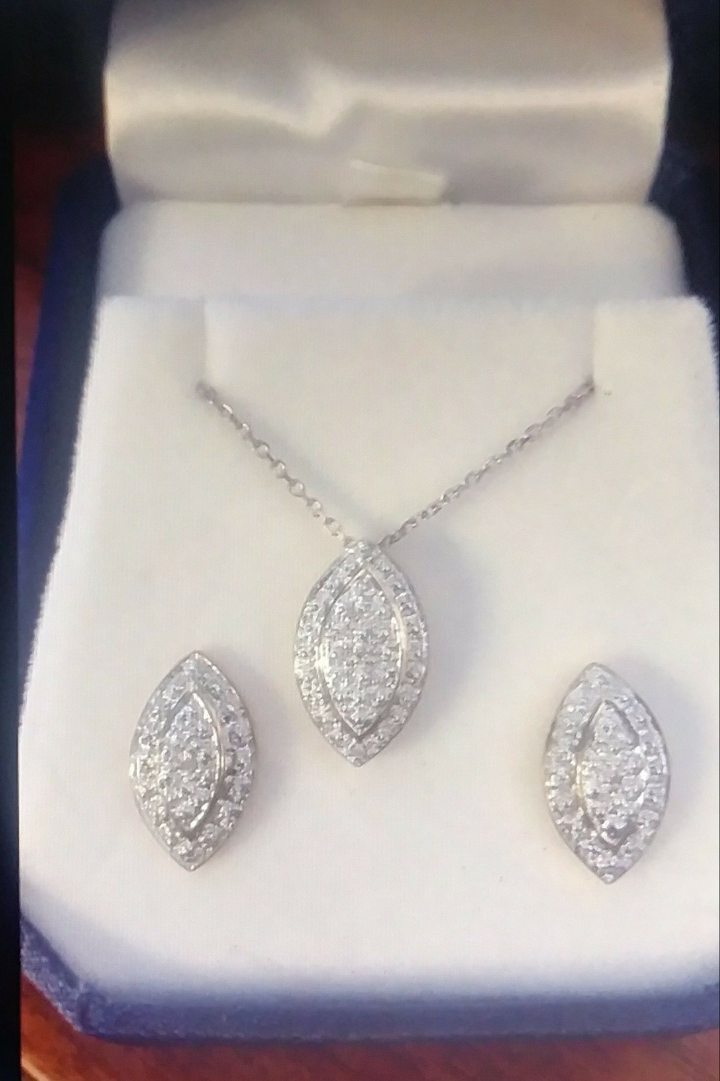 NEW Genuine Diamond necklace earrings set