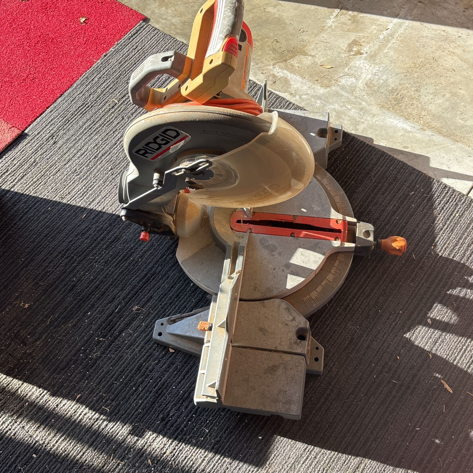 RIDGID COMPOUND MITER SAW 12” Corded In Great Working Condition!!