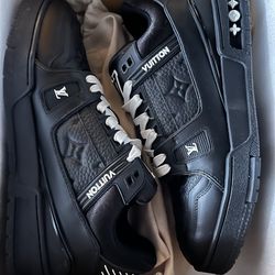 Louis Vuitton trainer black