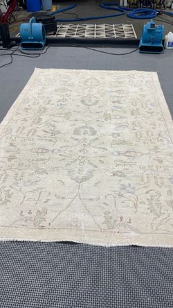 Vintage turkish rug 6x9