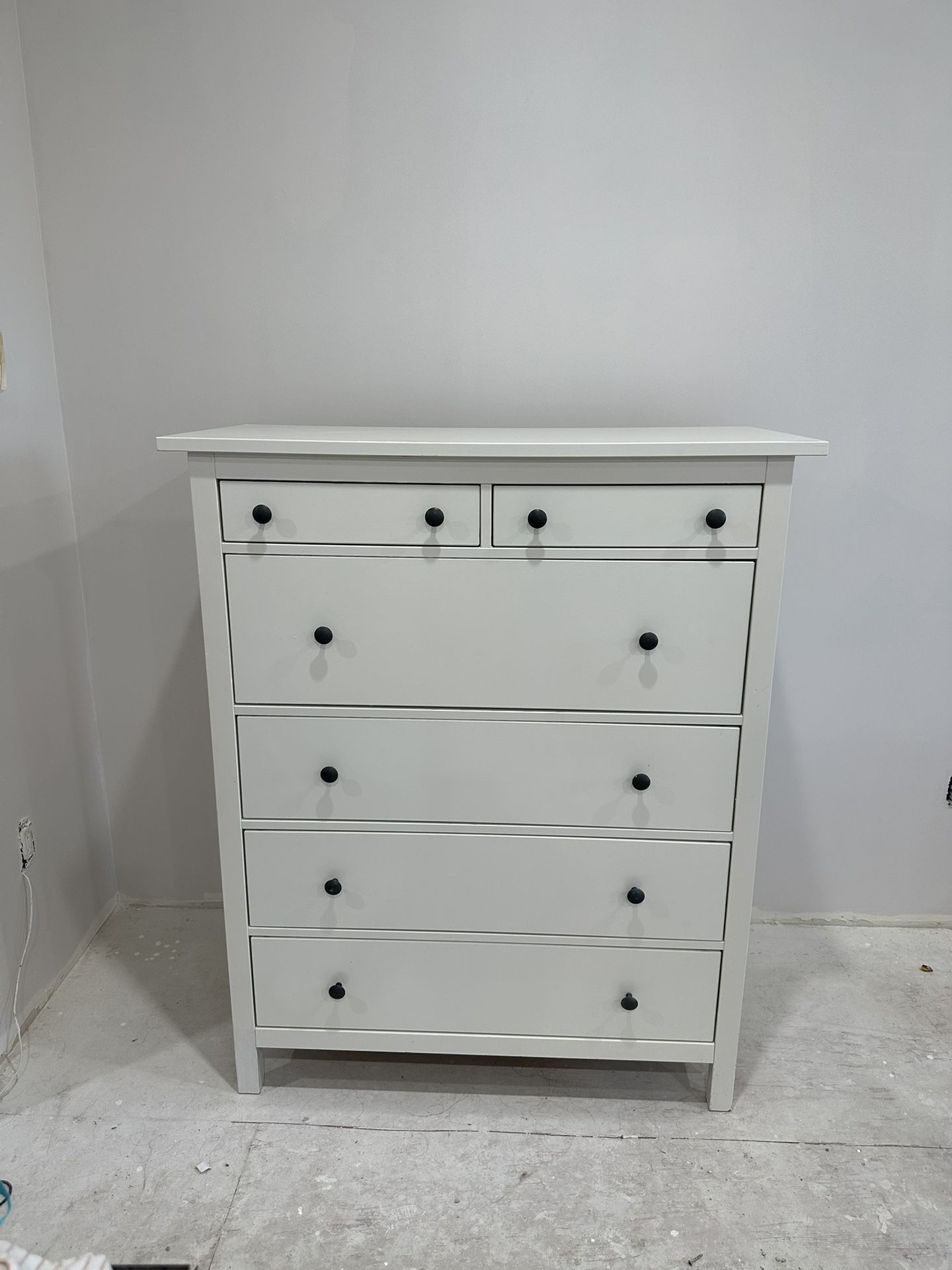 IKEA Dresser ( Delivery Is Available)