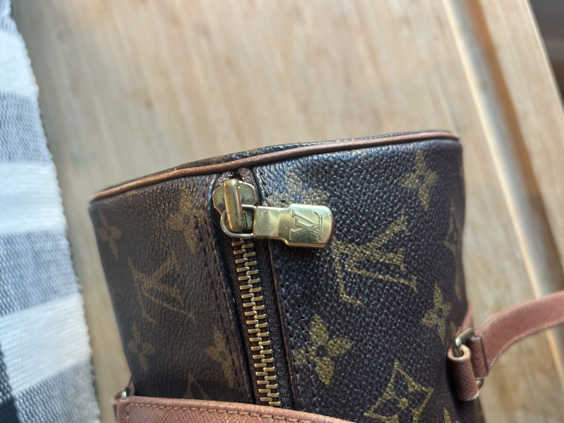 Louis Vuitton papillon 30 handbag for Sale in Los Angeles, CA - OfferUp