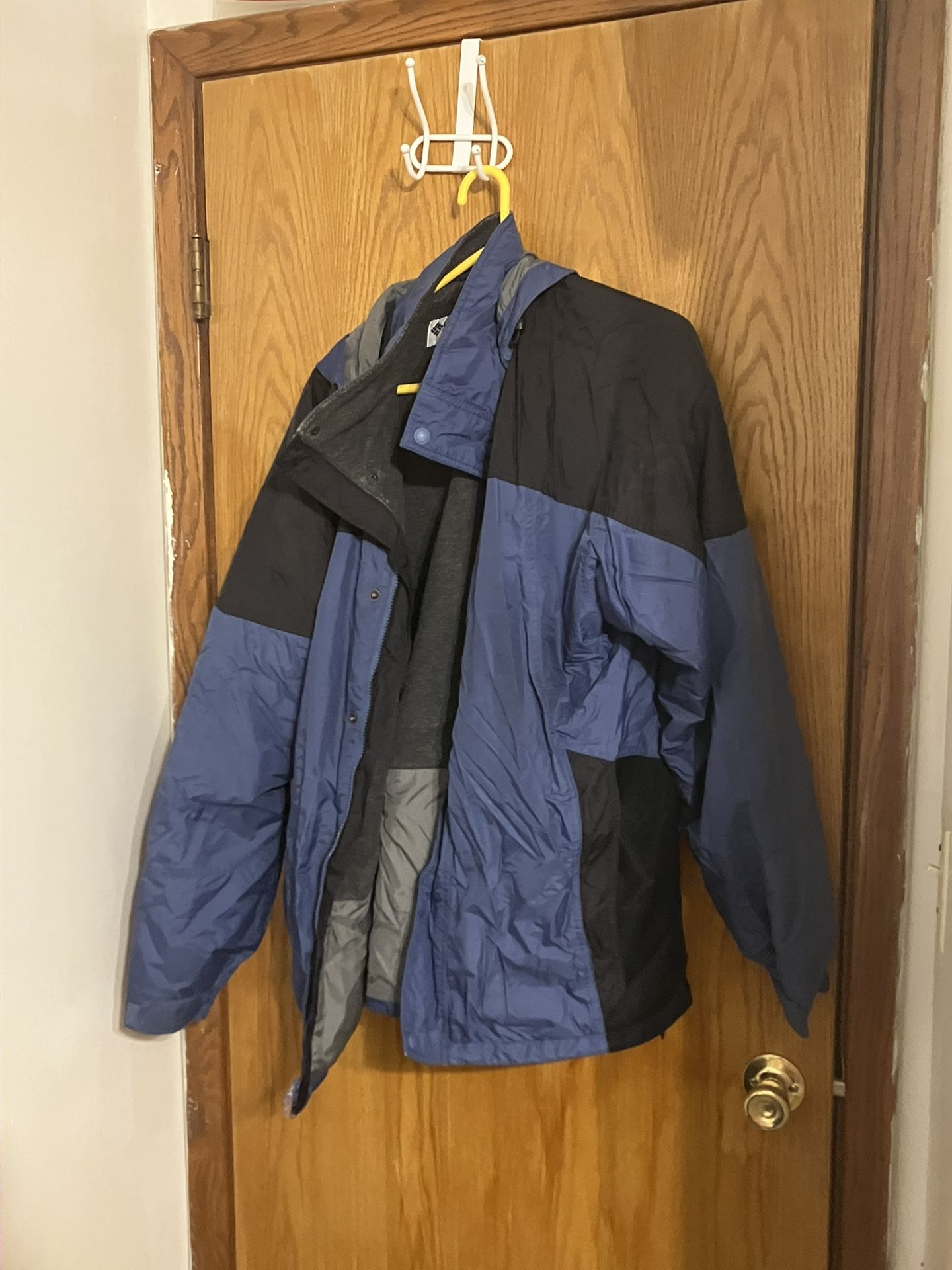 Large Columbia Lightweight Jacket