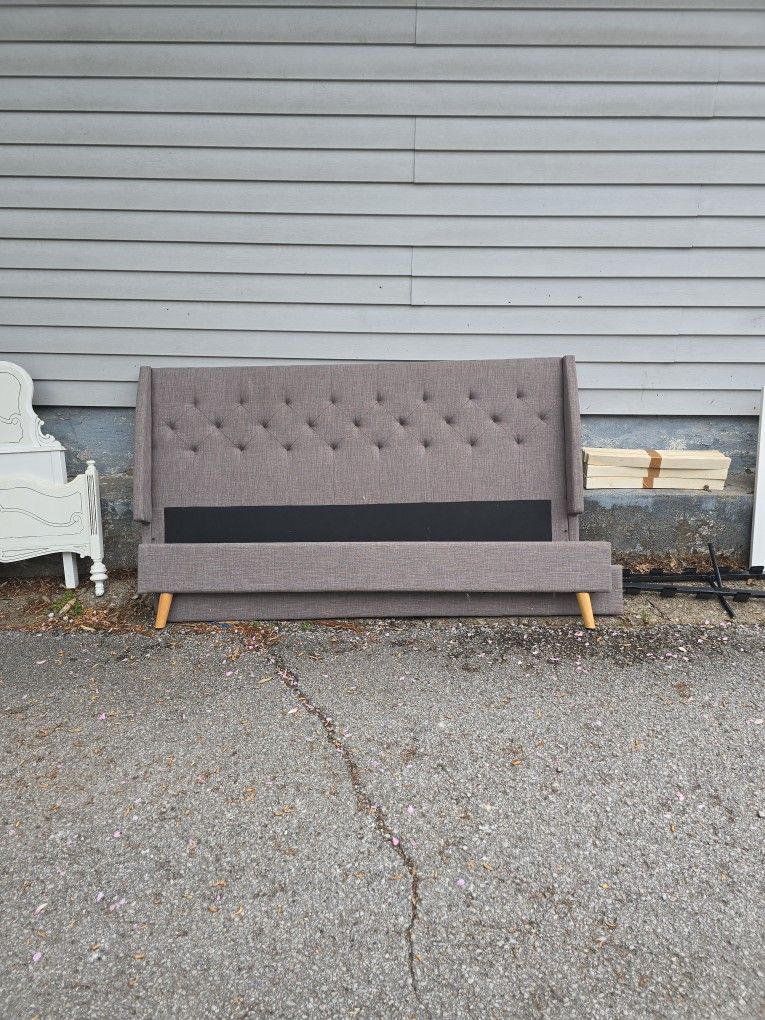 King Bed - Headboard & Frame (Platform)