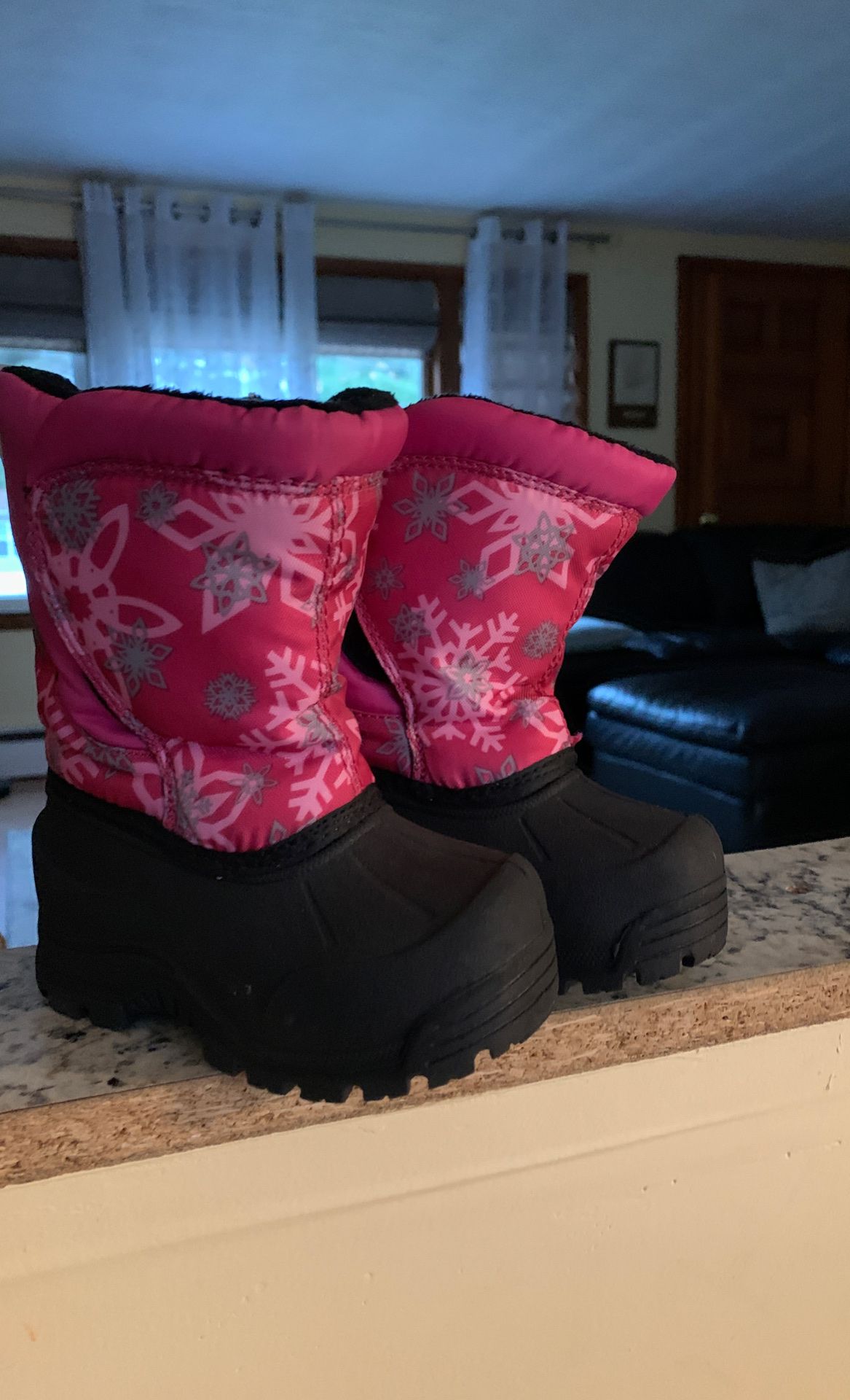 Girls Snow Boots size 5t