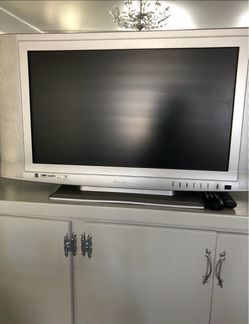Olevia TV 27 inches