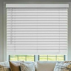 White Premium Faux Window Wood Blinds - Persianas Blancas 