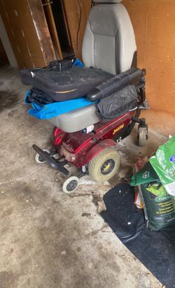 Electric Wheelchair And Hitch Lift