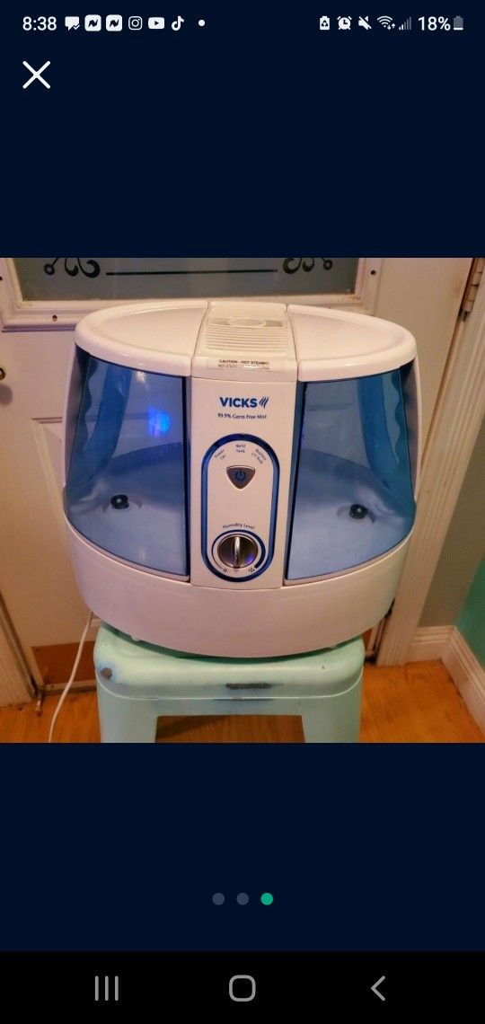 Vicks Hot Humidifier ..size Large..can Put Vicks Vapor Rub On Top To Mist And Breath..like New 