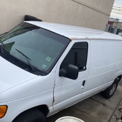 2003 Ford Econoline E2 50 weight 118 K runs and drives one owner