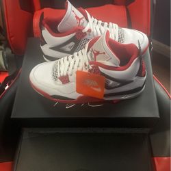 Air Jordan 4 Fire Red